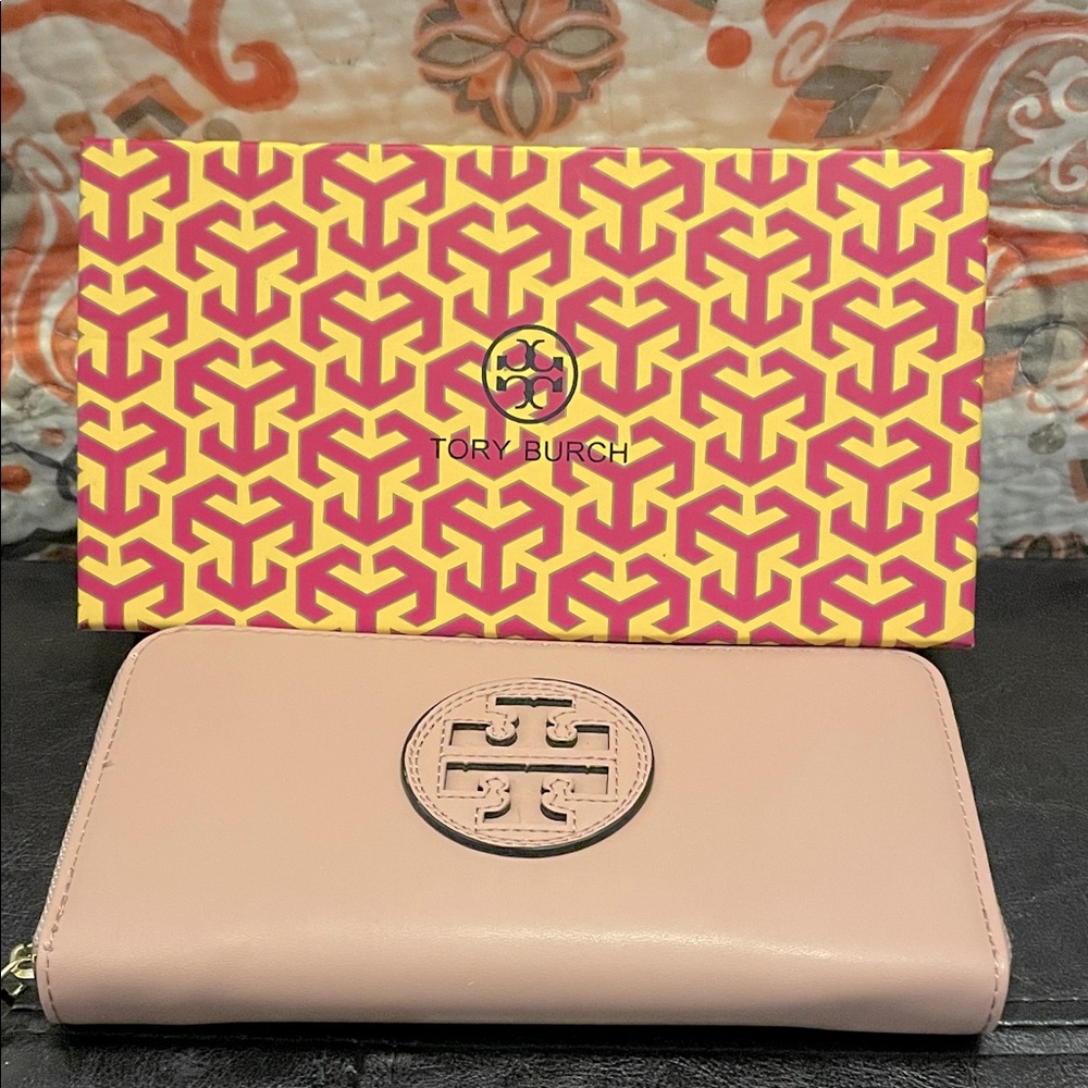 Fashion Wallet Blush Pink Wallet with Logo. Dust bag and box included.